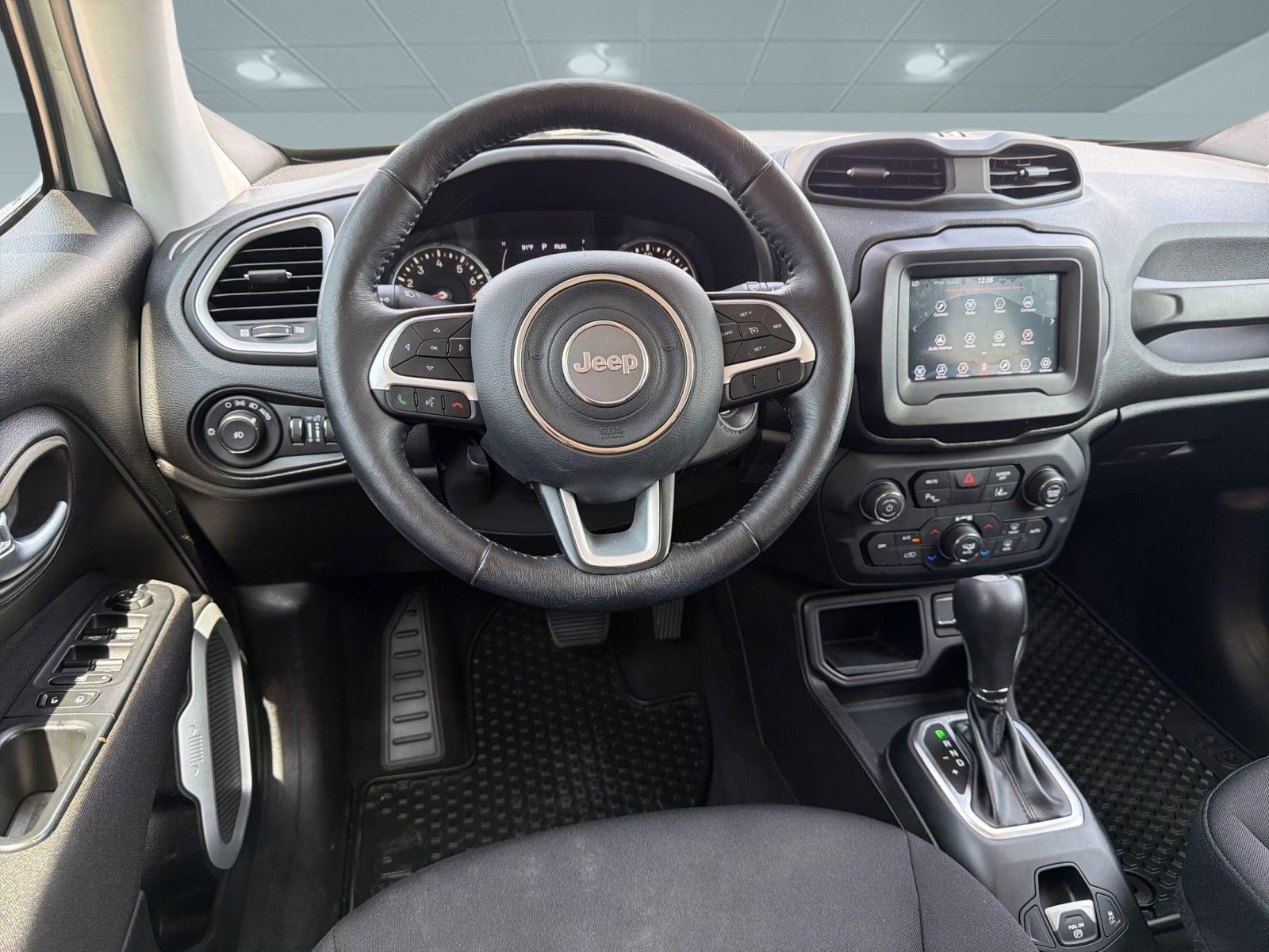 Used 2018 Jeep Renegade Latitude w/ Advanced Technology Group FWD image 26