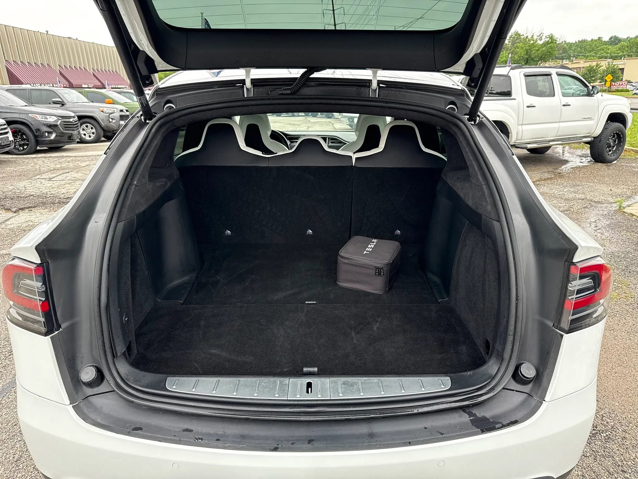 Used 2017 Tesla Model X 100D AWD/4WD image 5