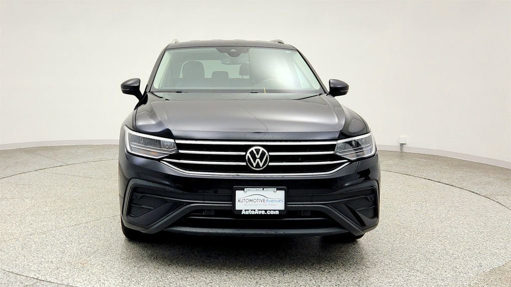 Used 2022 Volkswagen Tiguan SE image 2