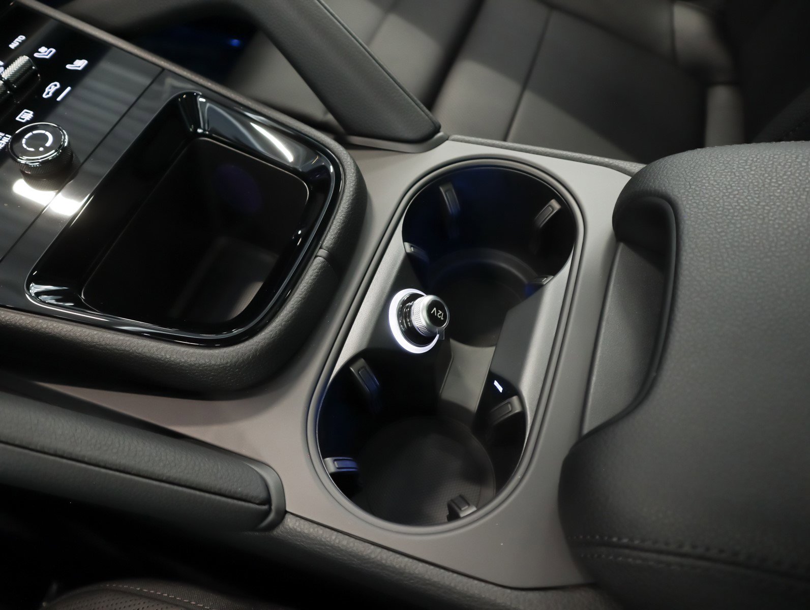 New 2026 Porsche Cayenne image 18