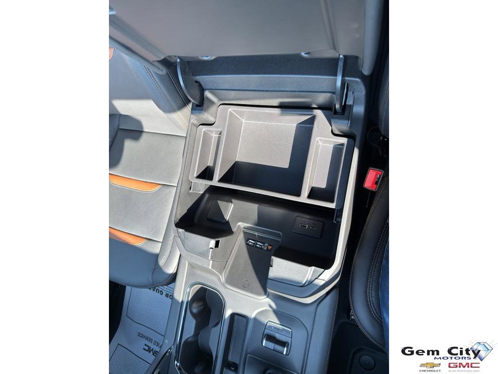 Used 2024 GMC Sierra 1500 AT4 w/ Technology Package image 22