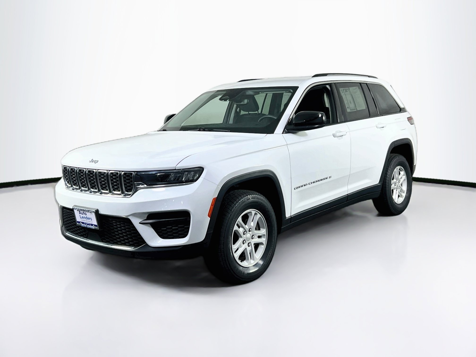 Used 2023 Jeep Grand Cherokee Laredo