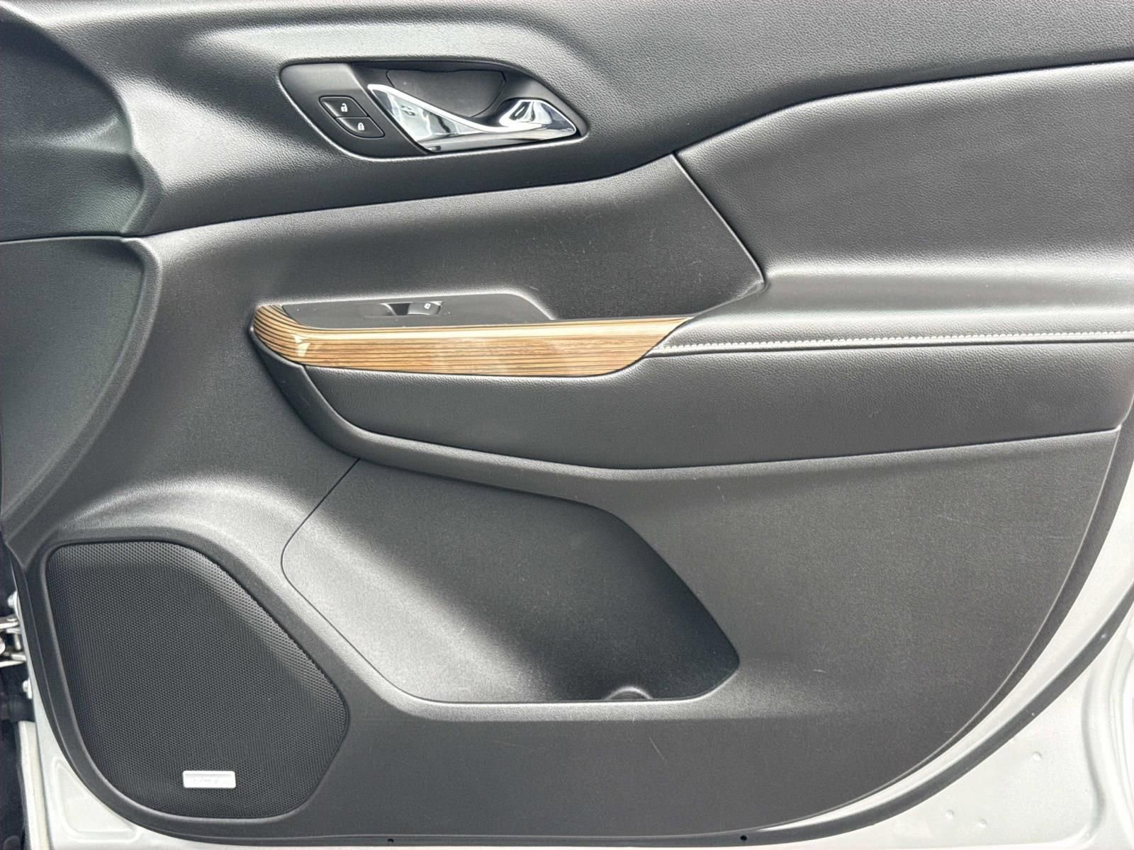 Used 2018 GMC Acadia SLE w/ Driver Alert Package I image 23