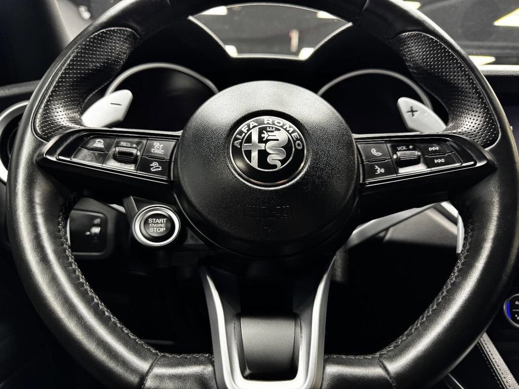 Used 2023 Alfa Romeo Stelvio Sprint image 23