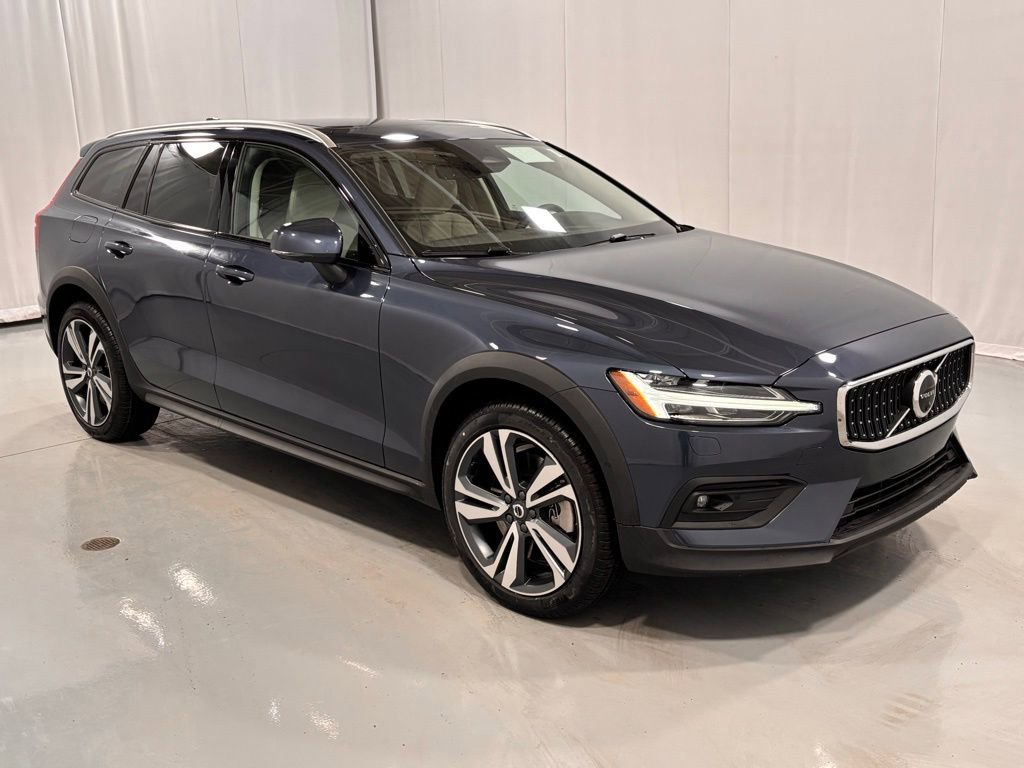New 2026 Volvo V60 B5 Cross Country Plus w/ Protection Package Premier image 4
