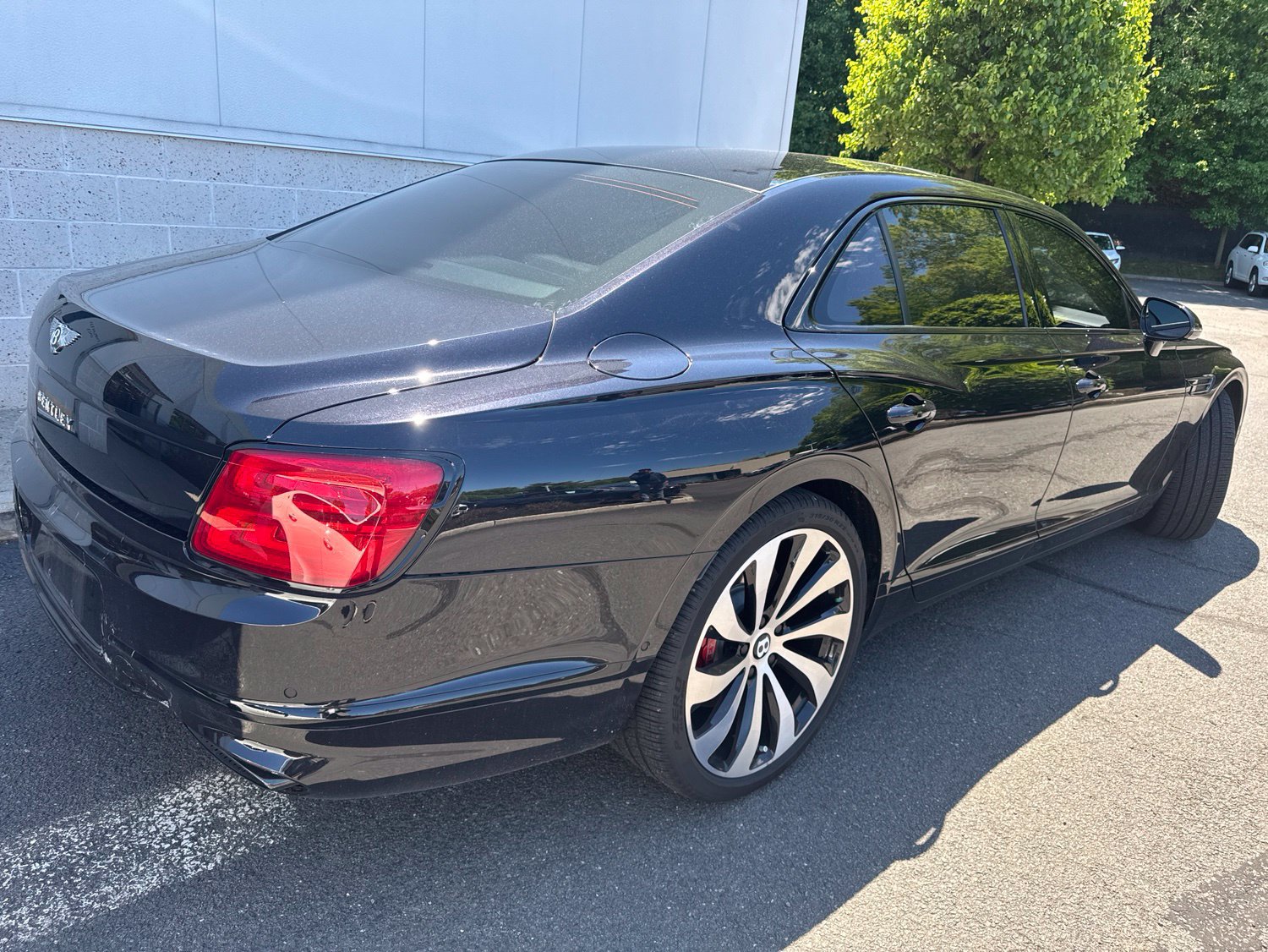 Used 2022 Bentley Flying Spur W12 AWD/4WD image 2