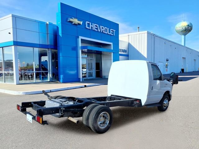 Used 2012 Ford E-450 and Econoline 450 Super Duty image 3