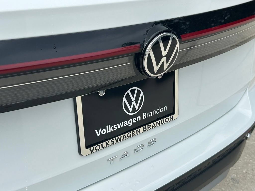 New 2026 Volkswagen Taos SE FWD image 29