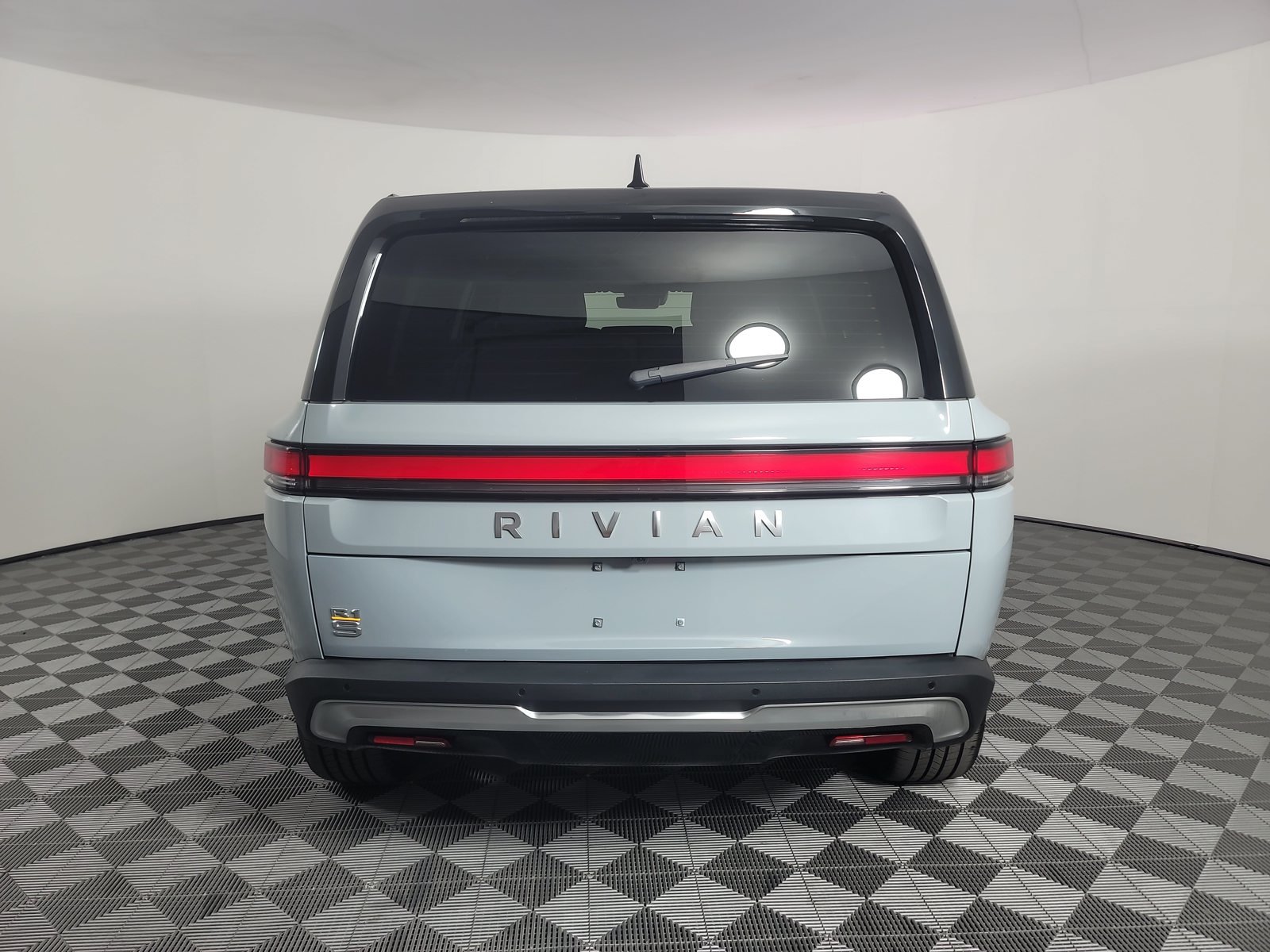 Used 2022 Rivian R1S Launch Edition Quad AWD/4WD image 4