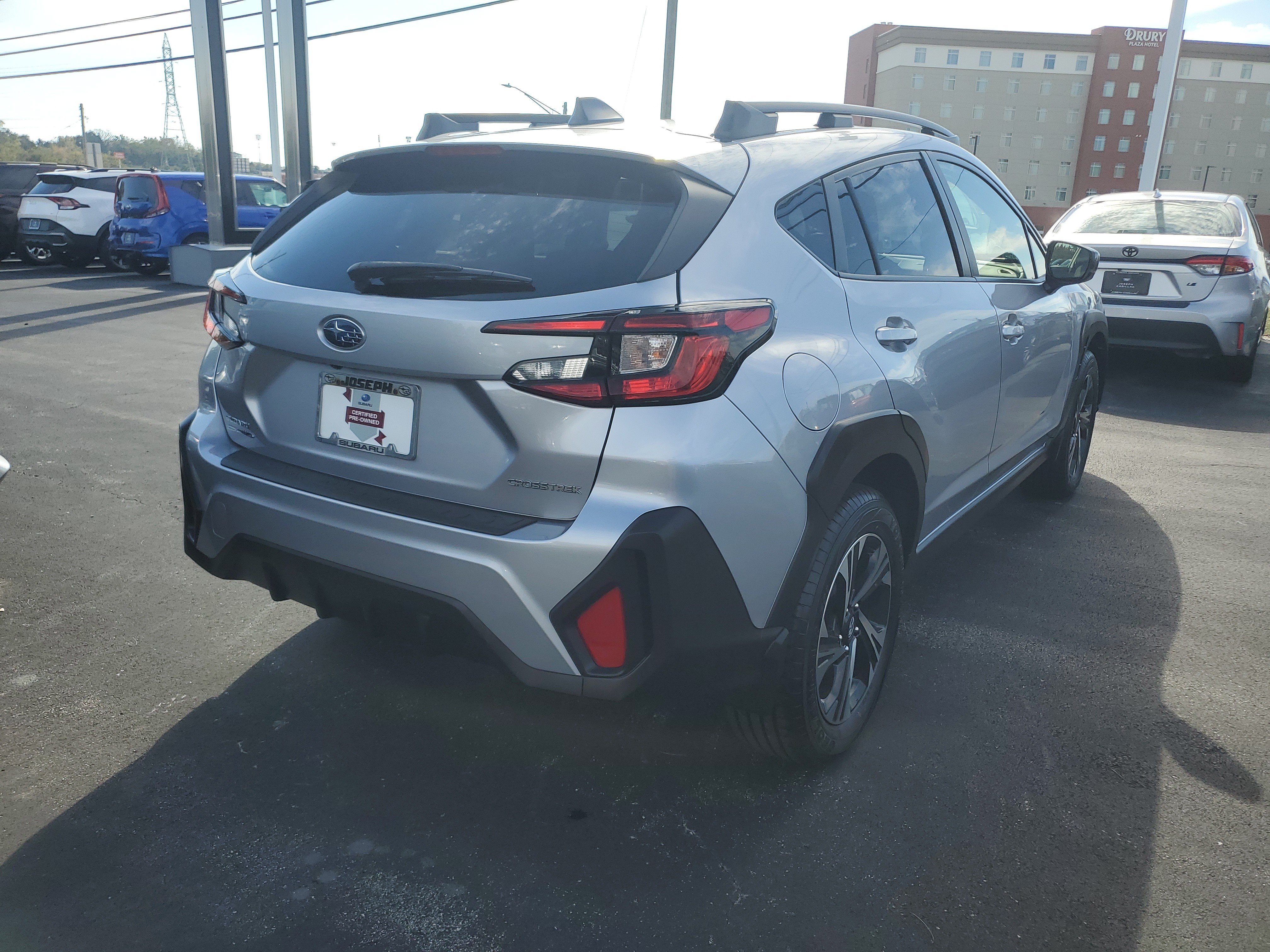 Used 2024 Subaru Crosstrek 2.0i Premium AWD/4WD image 3