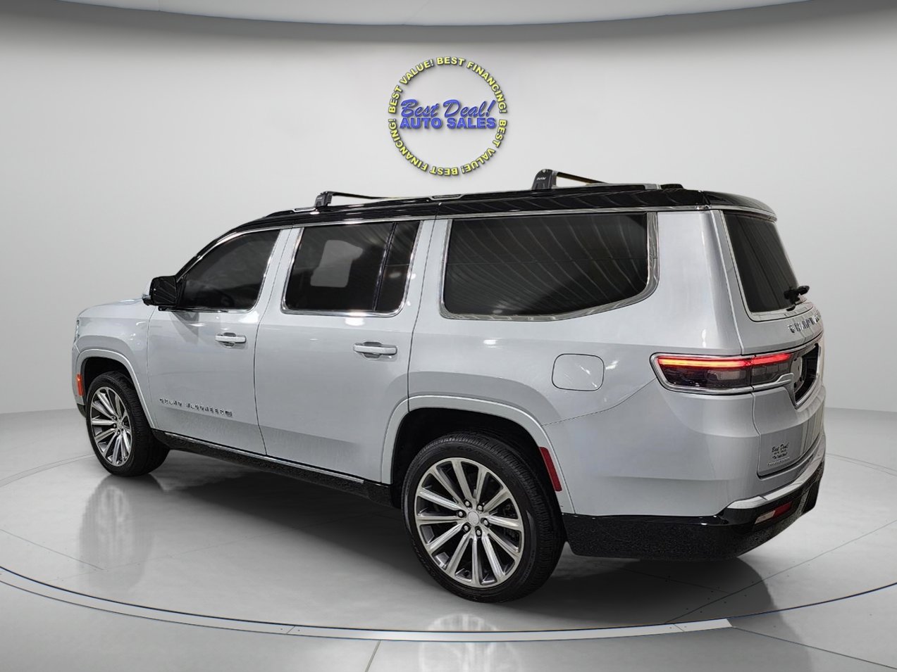 Used 2022 Jeep Grand Wagoneer Series II w/ Premium Group II image 4