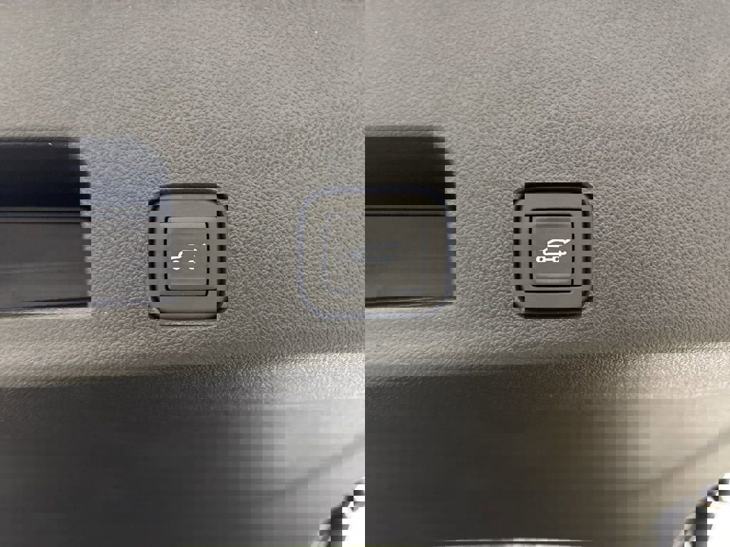 New 2026 Chevrolet Traverse RS image 32