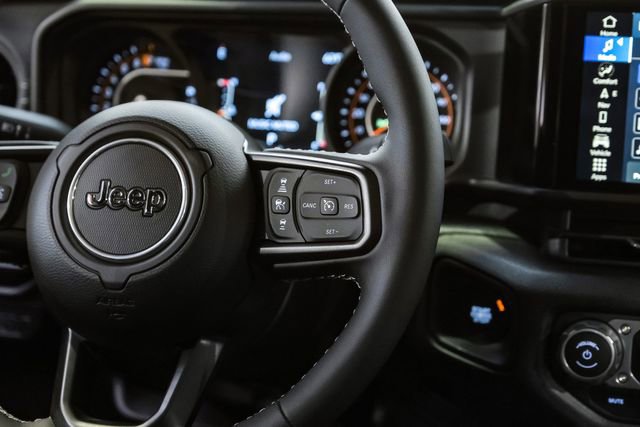 Used 2025 Jeep Gladiator Sport AWD/4WD image 50