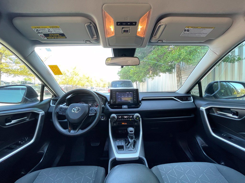 Used 2021 Toyota RAV4 XLE AWD/4WD image 29