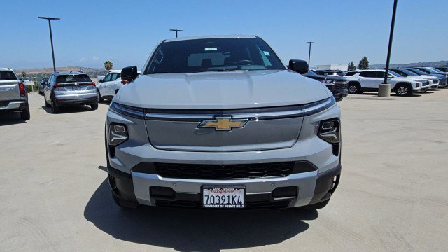 Used 2025 Chevrolet Silverado EV LT w/ LT Premium Package image 3