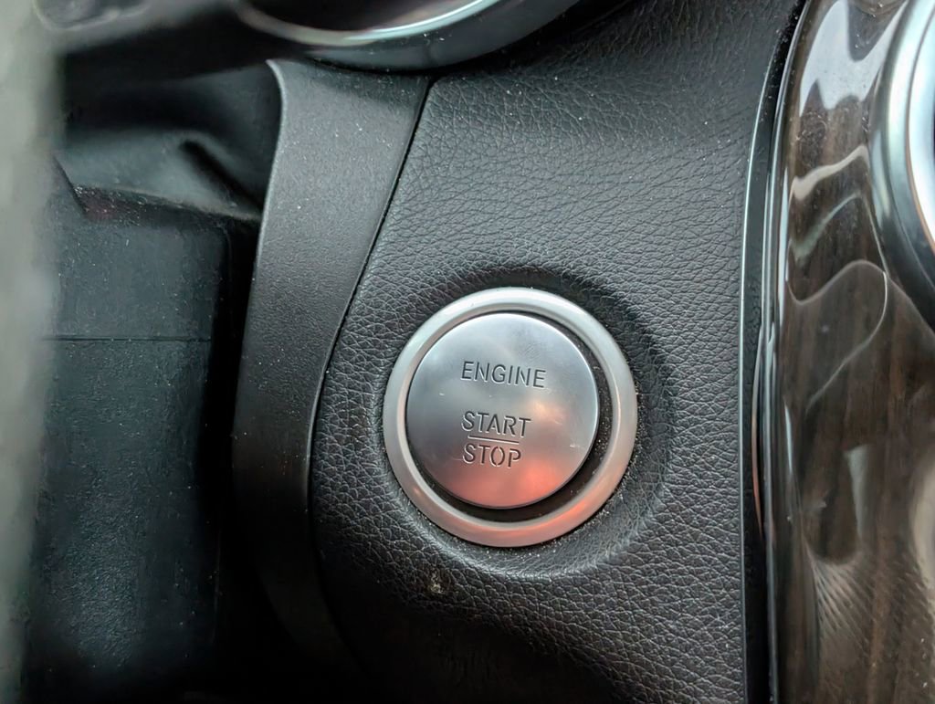 Used 2017 Mercedes-Benz GLC 300 4MATIC image 18