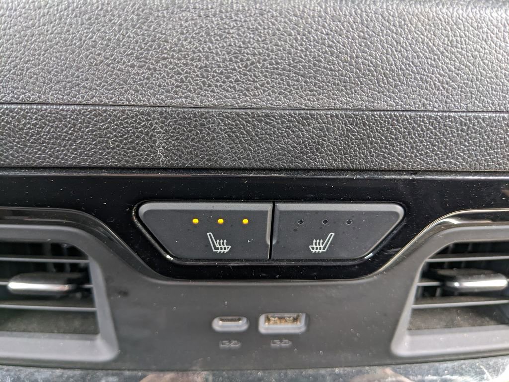 Used 2025 GMC Sierra 2500 AT4 image 44