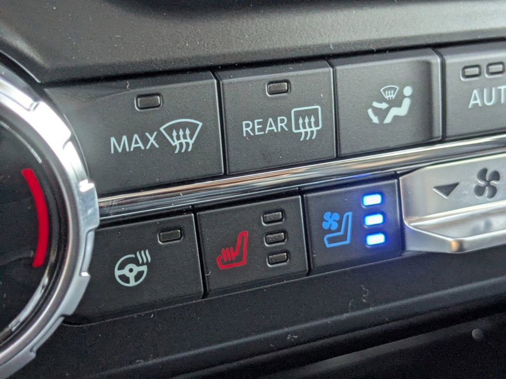 New 2026 Ford F250 Lariat w/ Black Appearance Package image 25