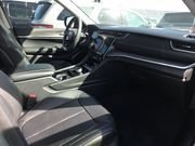 Used 2023 Jeep Grand Cherokee Limited w/ Luxury Tech Group II AWD/4WD image 3
