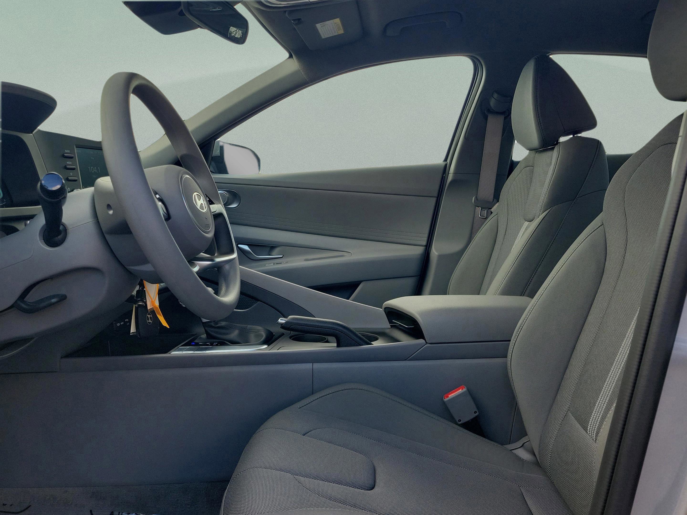 New 2026 Hyundai Elantra SE image 15