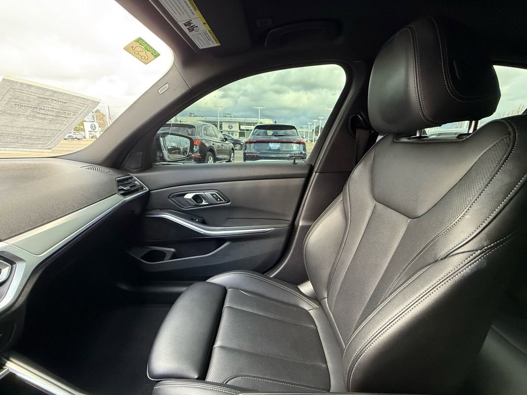 Used 2022 BMW 330e xDrive image 25