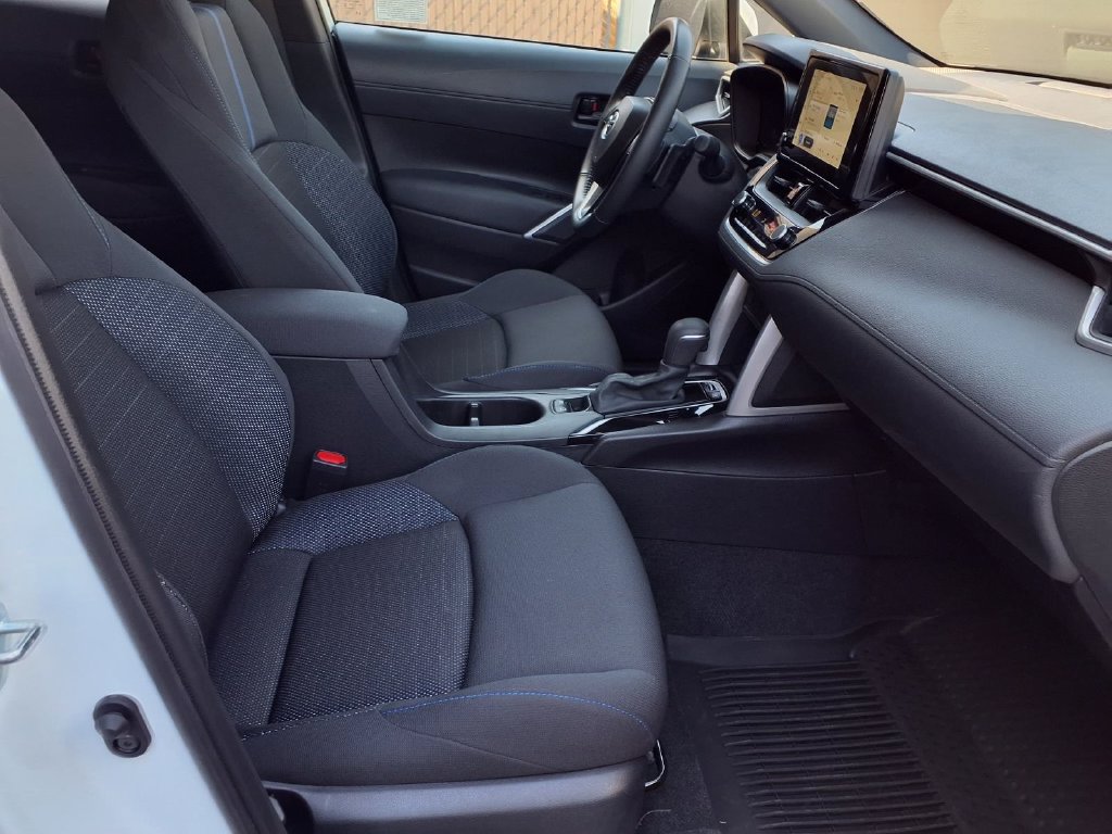 Certified 2024 Toyota Corolla Cross AWD Hybrid w/ Moonroof Package image 37