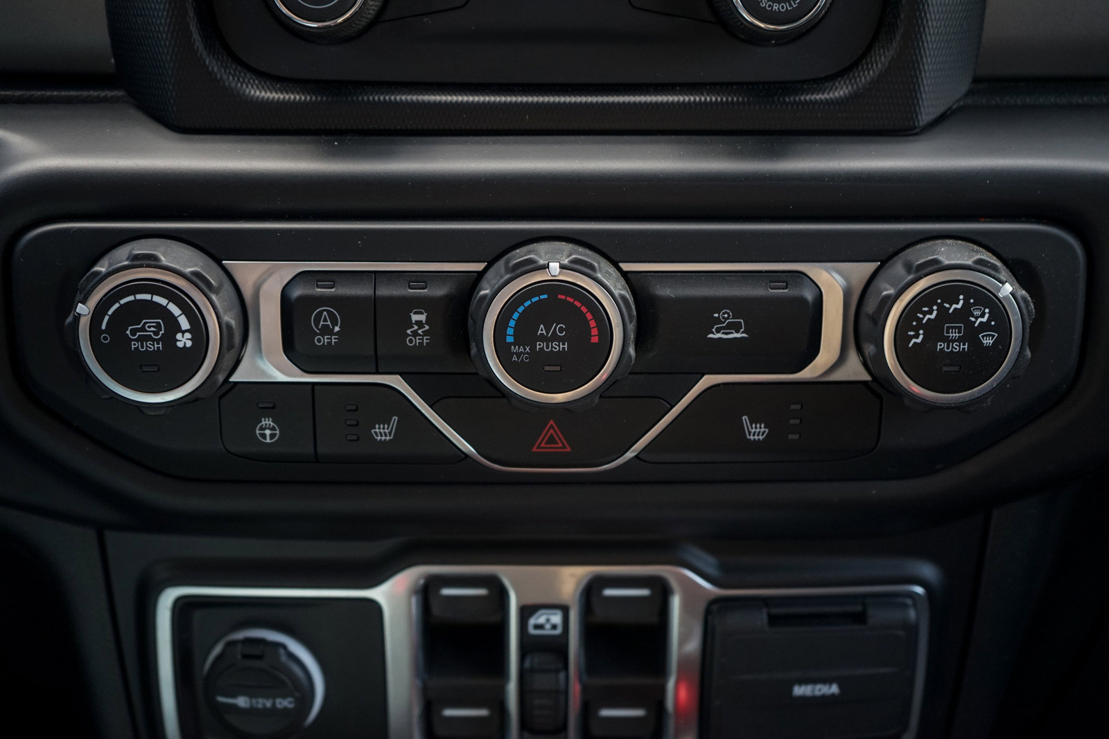 Used 2021 Jeep Gladiator Willys image 17