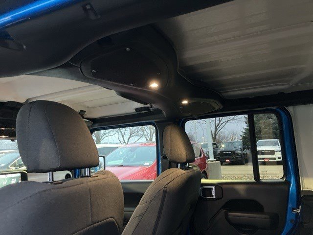 Used 2024 Jeep Wrangler Willys image 23