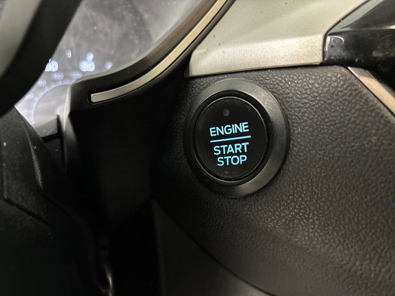Used 2020 Ford Escape SE FWD image 16