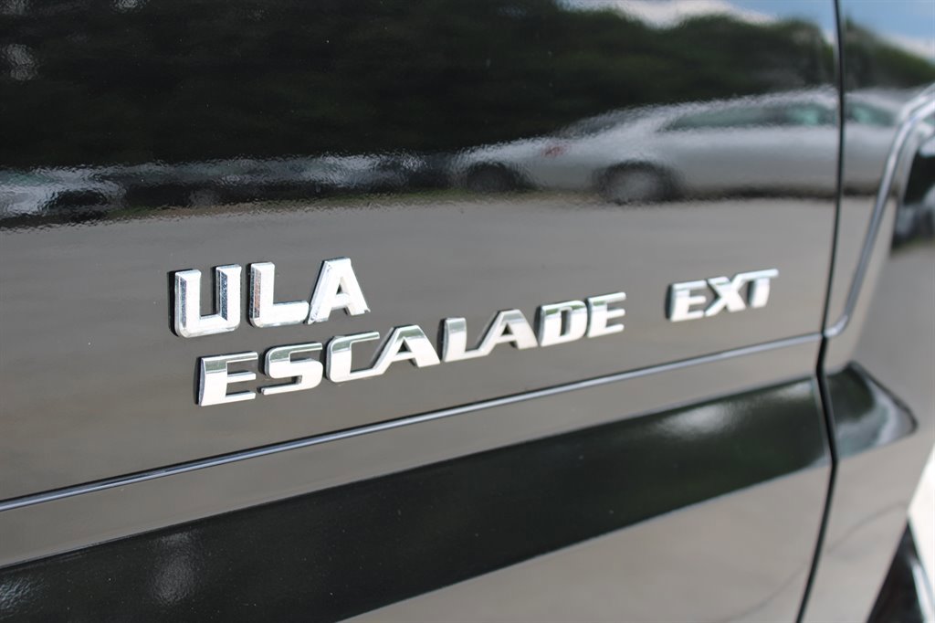 Used 2006 Cadillac Escalade EXT image 16