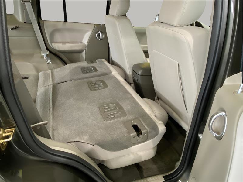 Used 2005 Jeep Liberty Limited image 33