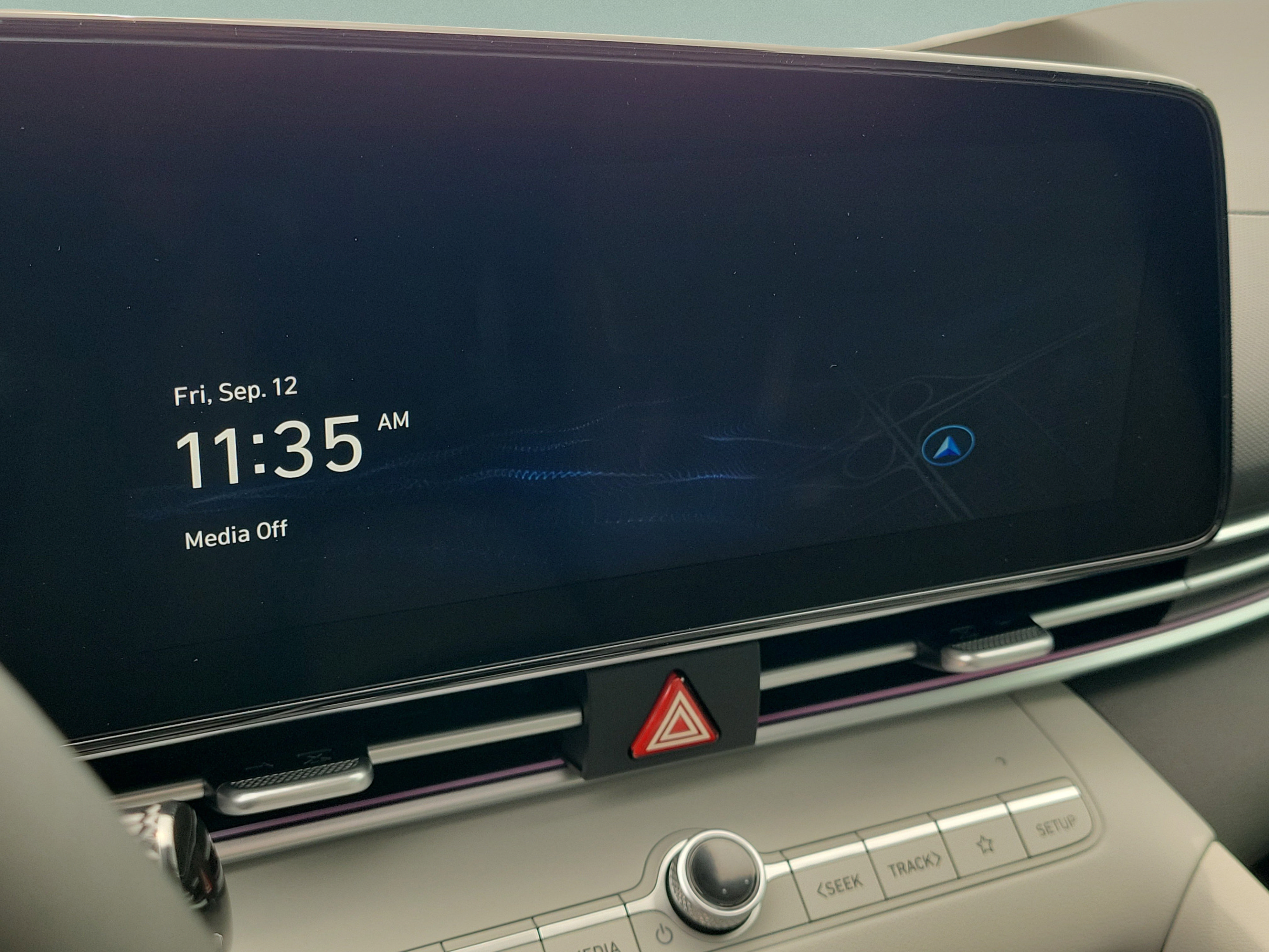 Certified 2025 Hyundai Elantra Limited FWD image 27