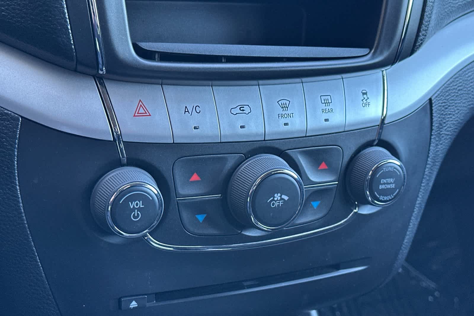 Used 2019 Dodge Journey SE w/ Premium Group FWD image 20