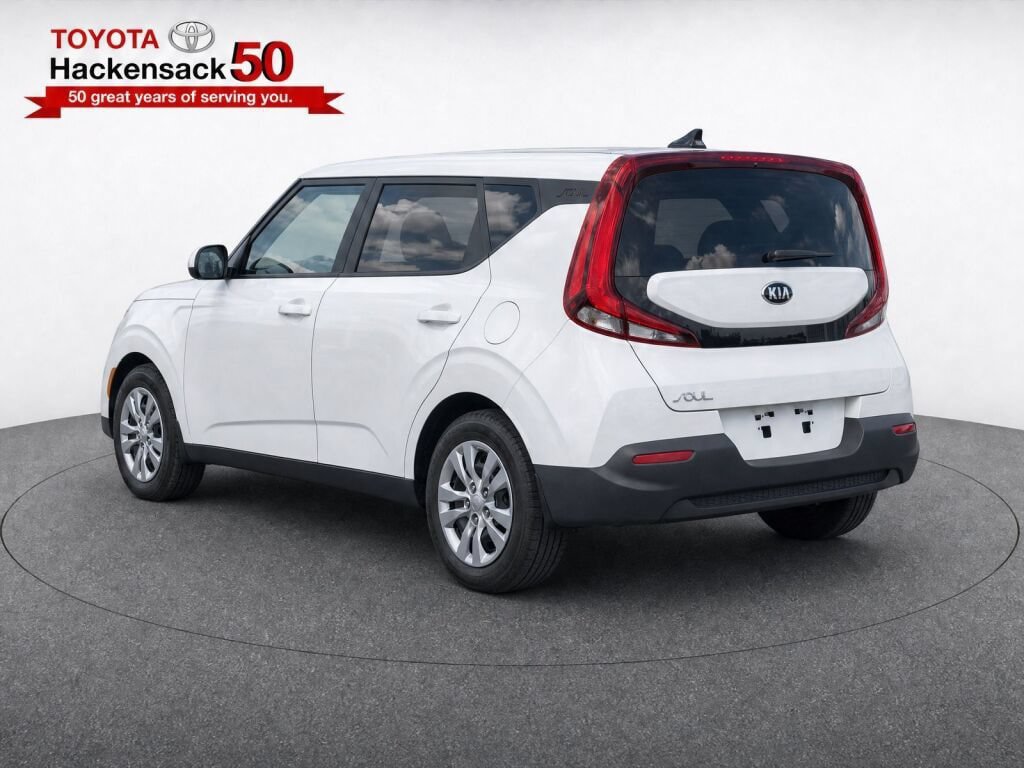 Used 2021 Kia Soul LX FWD image 3