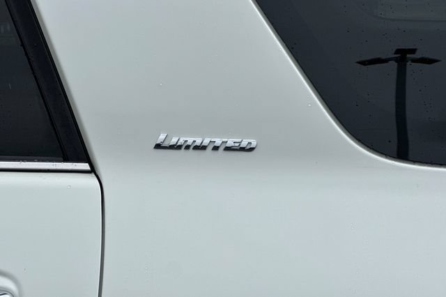 Used 2023 Toyota 4Runner Limited AWD/4WD image 32
