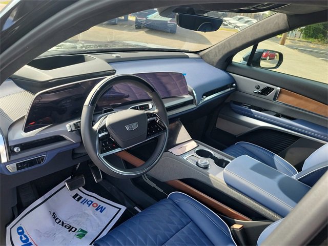 New 2026 Cadillac Vistiq Premium Luxury w/ LPO, Floor Liner Package image 22