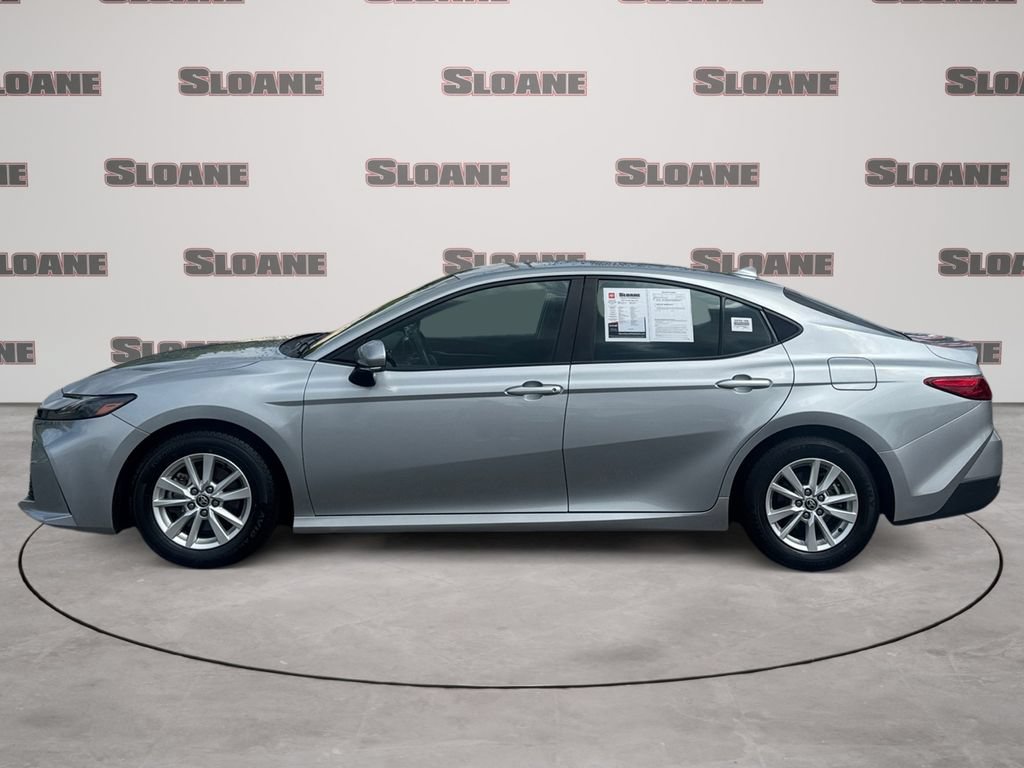 Used 2025 Toyota Camry LE FWD image 2
