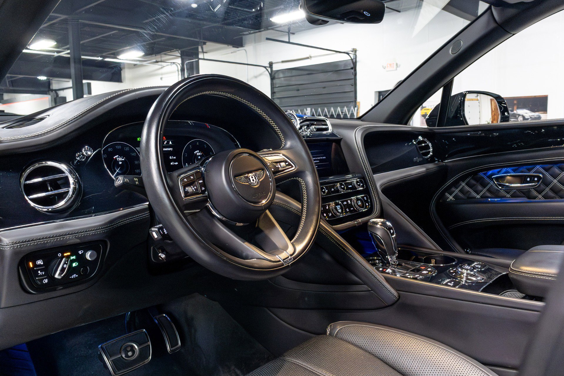 Used 2021 Bentley Bentayga w/ First Edition Specification image 7