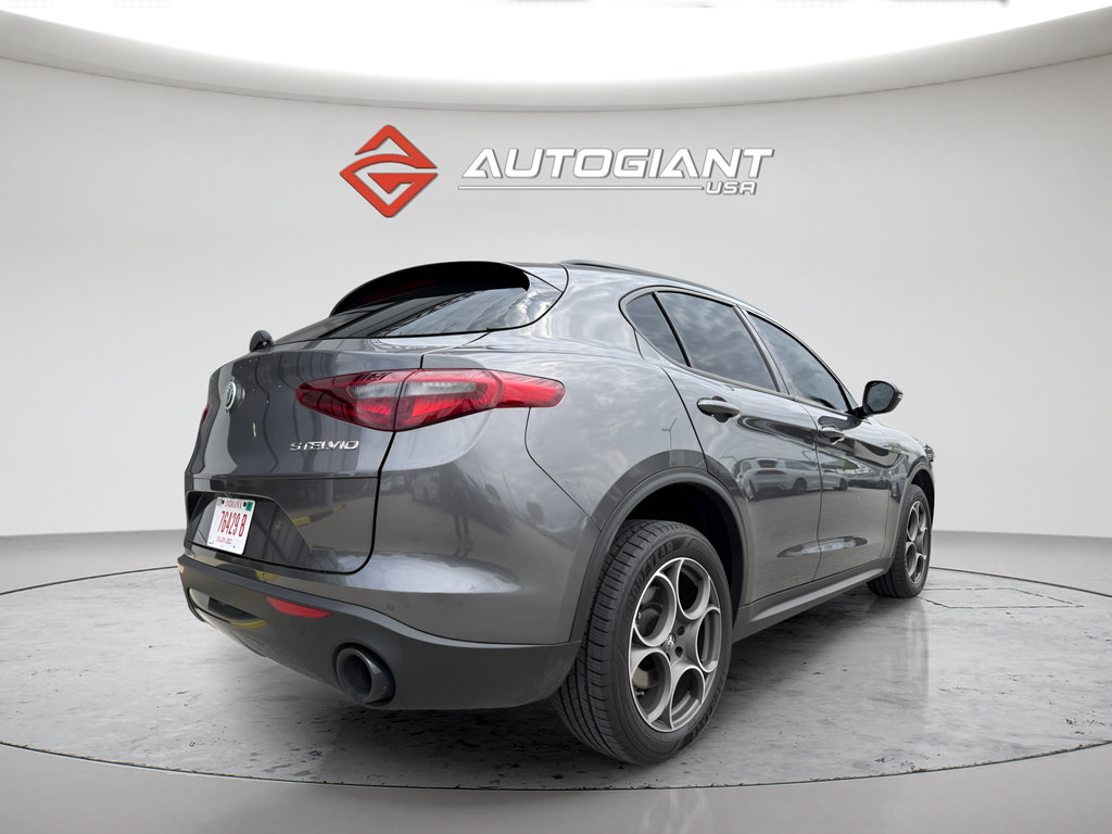 Used 2022 Alfa Romeo Stelvio Sprint RWD image 11