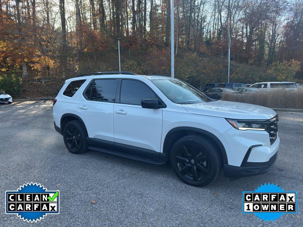 Used 2025 Honda Pilot Black Edition image 2