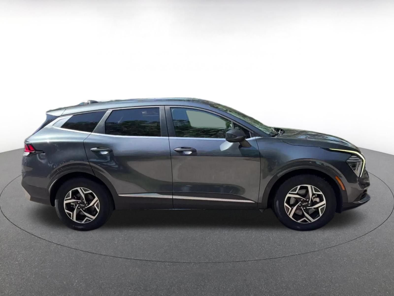 Used 2025 Kia Sportage LX FWD image 16