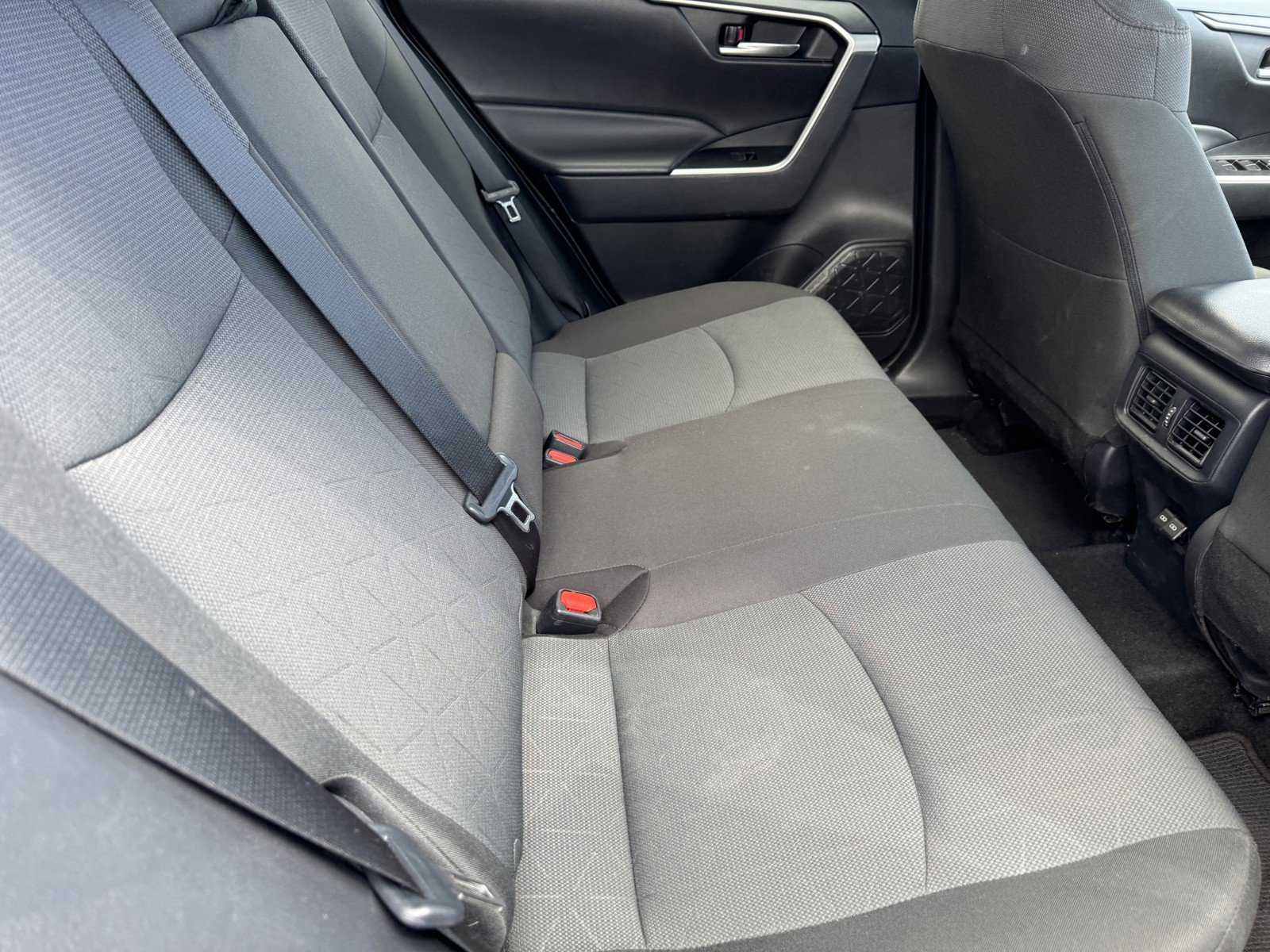 Used 2024 Toyota RAV4 XLE FWD image 10