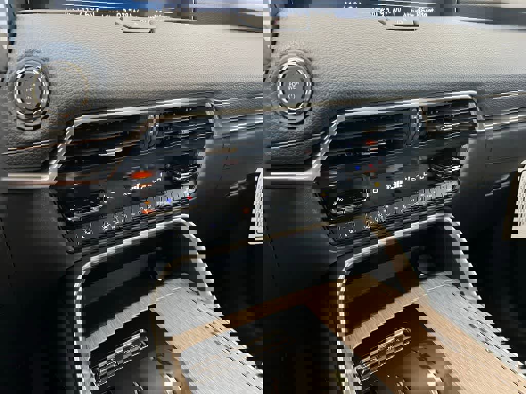 Used 2025 MAZDA CX-90 Plug-In Hybrid w/ Preferred image 29