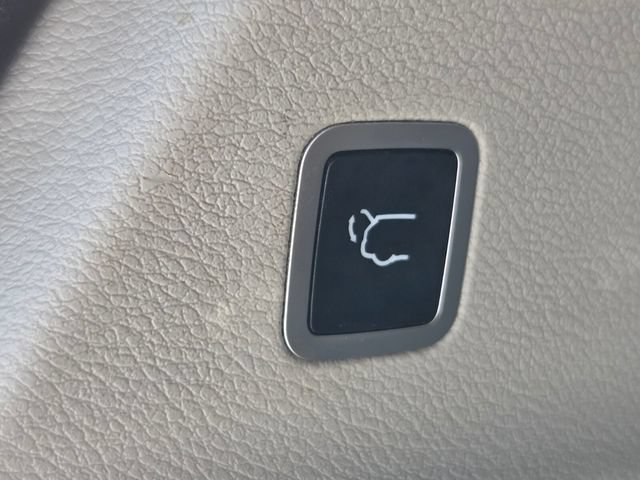 Used 2019 Chrysler Pacifica Touring Plus w/ Advanced Safetytec Group FWD image 33