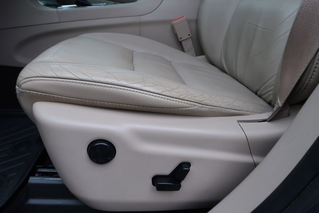 Used 2016 Jeep Grand Cherokee Limited image 11