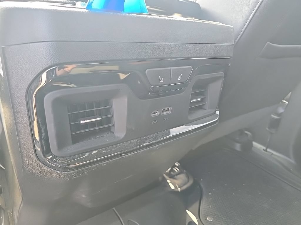 Used 2026 GMC Sierra 2500 AT4 w/ Technology Package AWD/4WD image 17