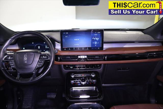 Used 2023 Lincoln Nautilus Reserve AWD/4WD image 23