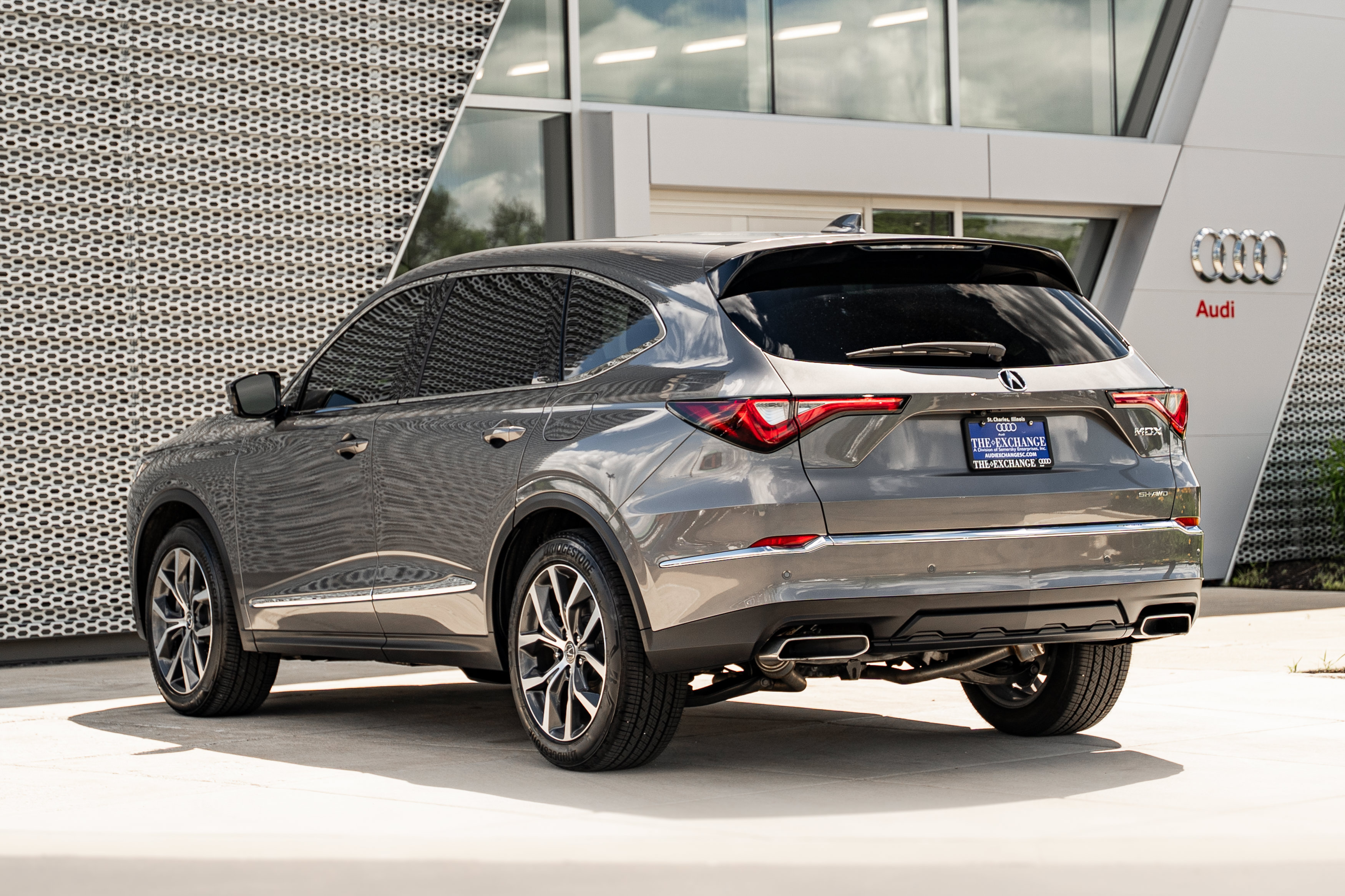 Used 2024 Acura MDX SH-AWD w/ Technology Package image 5