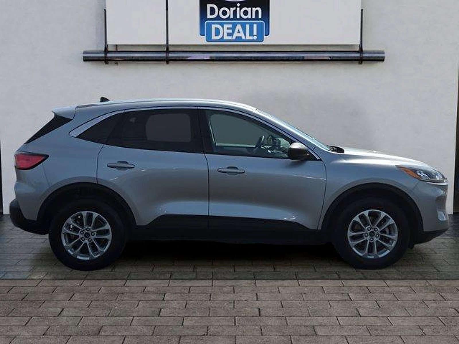 Certified 2022 Ford Escape SE w/ Convenience Package AWD/4WD image 2