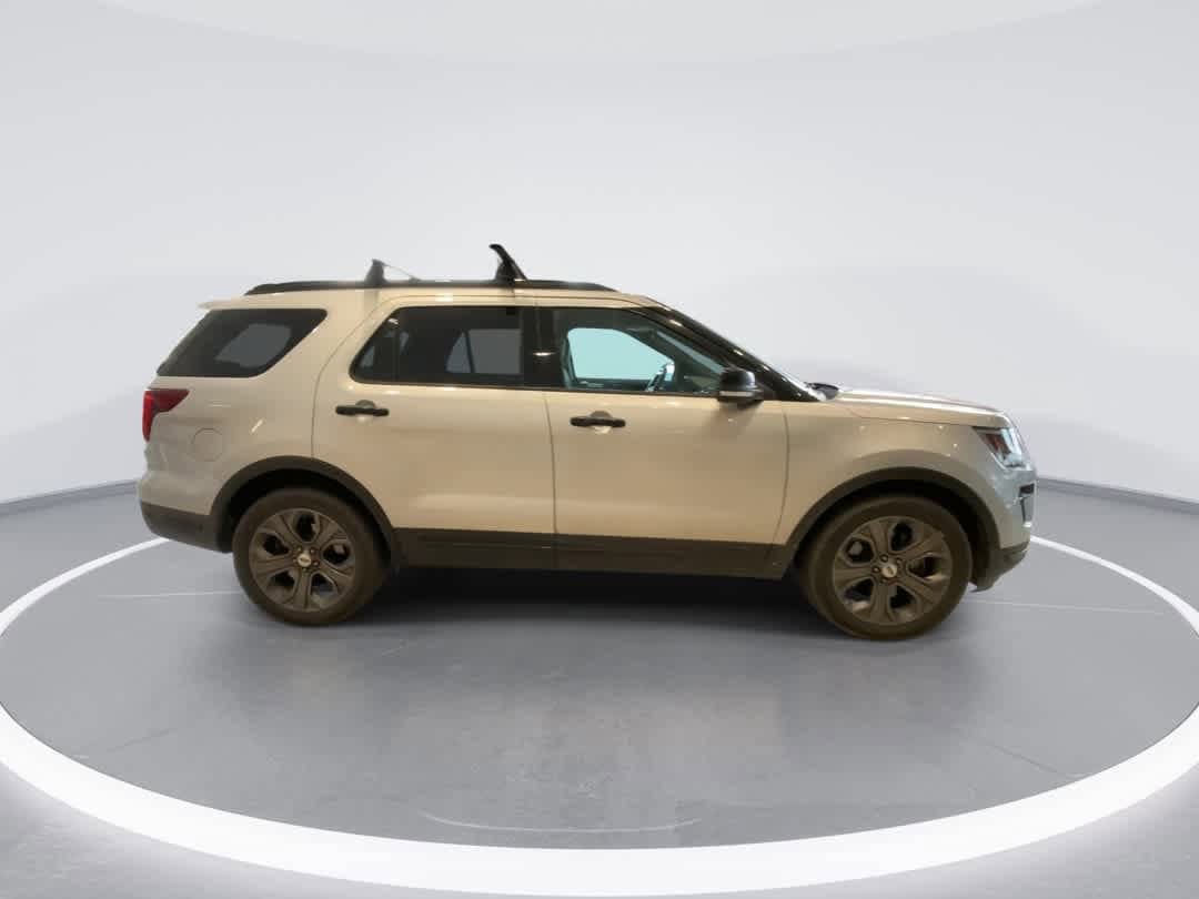 Used 2018 Ford Explorer Sport w/ Equipment Group 401A AWD/4WD image 9
